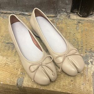 Tab Toe Flats!